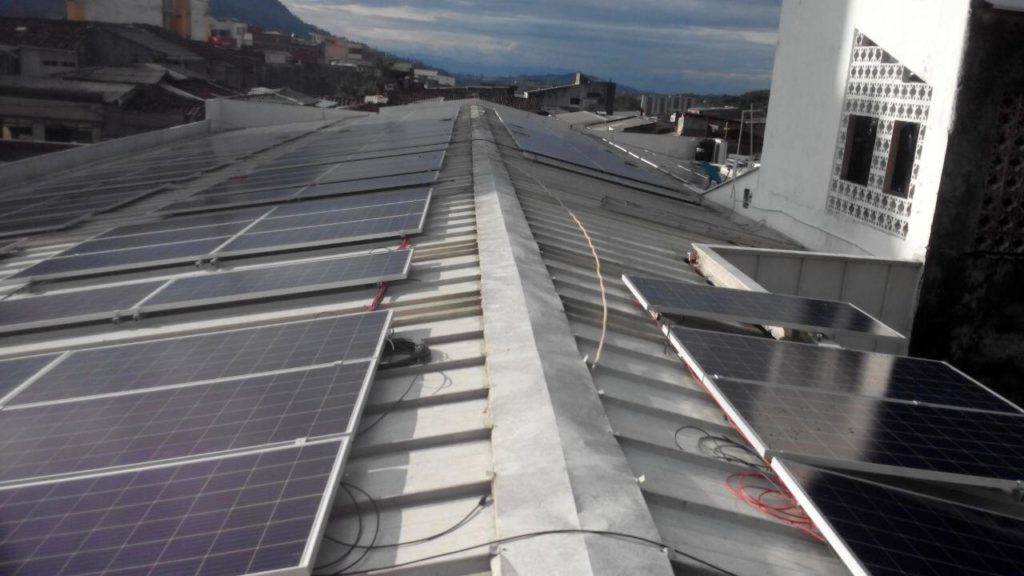 Foto-energias-renovables-de-colombia-erc-instalacion-paneles-solares-casa-o-industria-1